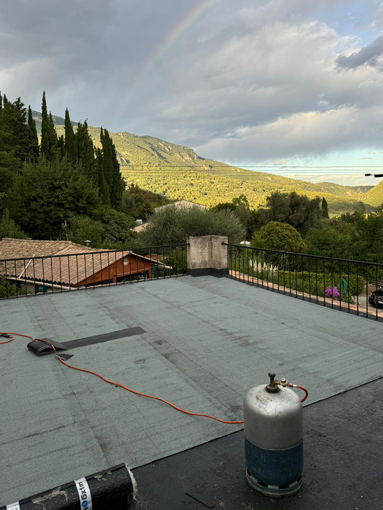 JS Couvreur : Spécialiste en réparation de fuites et étanchéité de toiture à Saint-Paul-de-Vence (06570) et dans les Alpes-Maritimes (06) JS Couvreur : Spécialiste en réparation de fuites et étanchéité de toiture à Saint-Paul-de-Vence (06570) et dans les Alpes-Maritimes (06)